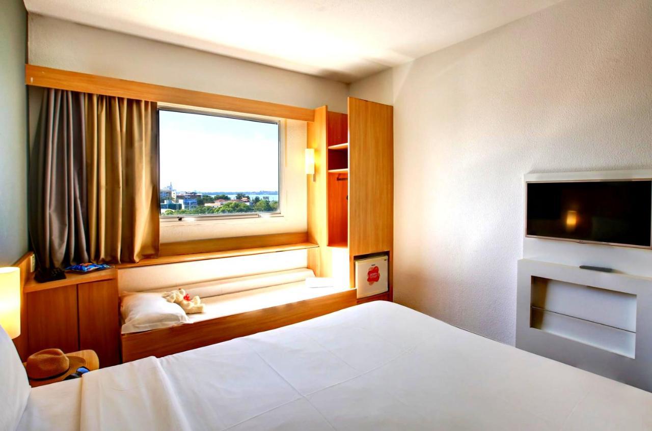 Ibis Vitoria Praia Do Canto Экстерьер фото