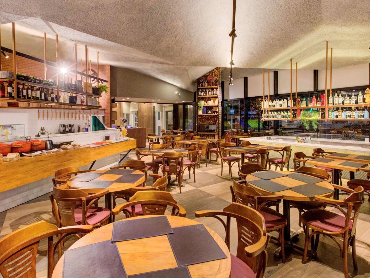 Ibis Vitoria Praia Do Canto Экстерьер фото